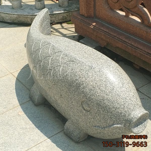 多種材質的石雕魚