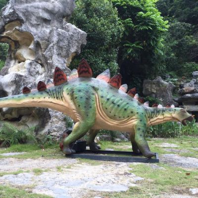 劍齒龍，玻璃鋼仿真恐龍仿生雕塑