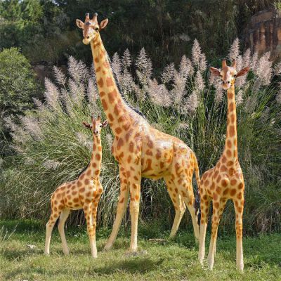 動物園大型仿真動物，園林玻璃鋼彩繪長頸鹿