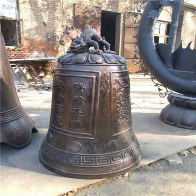鑄銅鐘，寺廟可敲擊銅質吊鐘