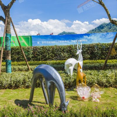 玻璃鋼抽象鹿雕塑，小區園林抽象動物擺件