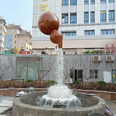 天壺“添?！眲撘饩坝^葫蘆雕塑