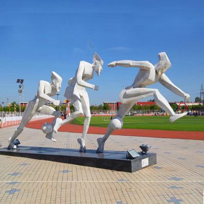踢球，不銹鋼網格運動人物景觀雕塑