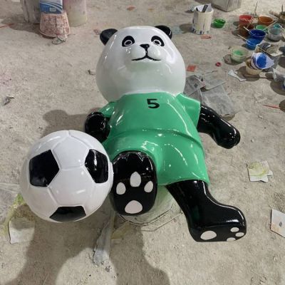 卡通彩繪熊貓雕塑是怎么制作出來的？